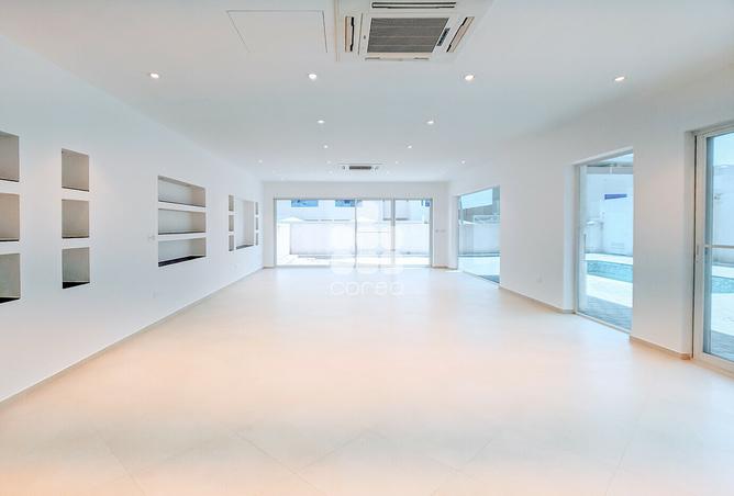 Penthouse ModernFully Furnished